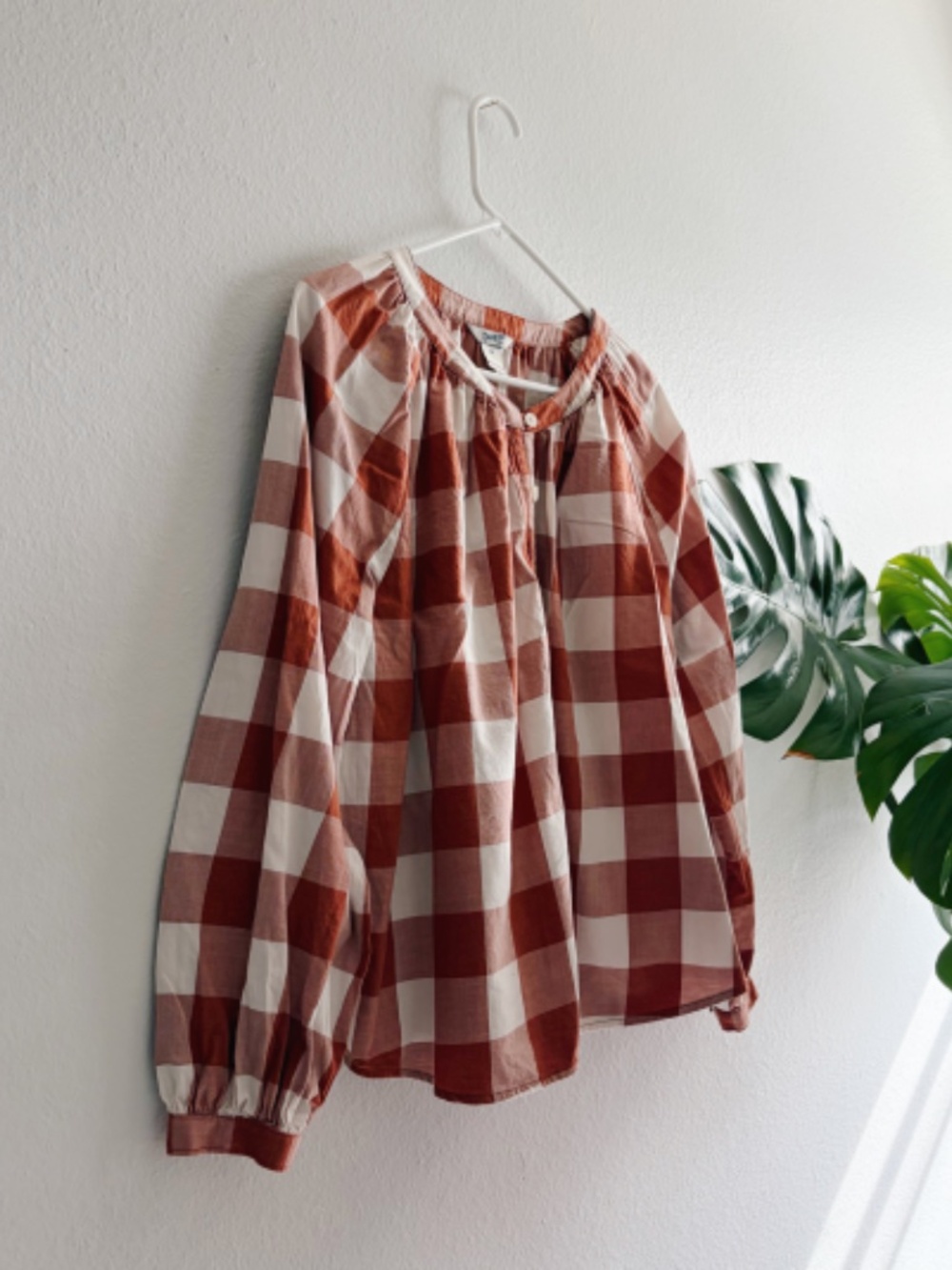 Duluth Trading Co. Orange and White Cottagecore Button Down - Picture 7 of 9
